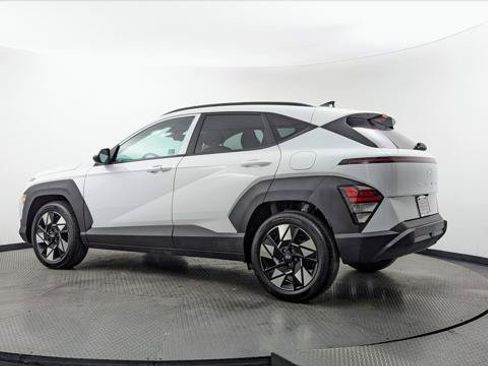 Used 2025 Hyundai Kona SEL FWD image 6