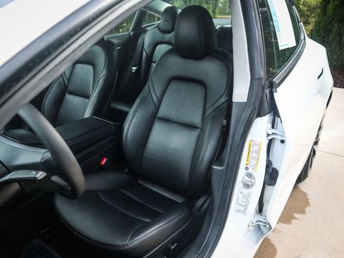 Used 2023 Tesla Model 3 Performance image 17