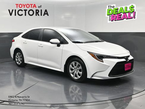 Used 2025 Toyota Corolla LE FWD image 1