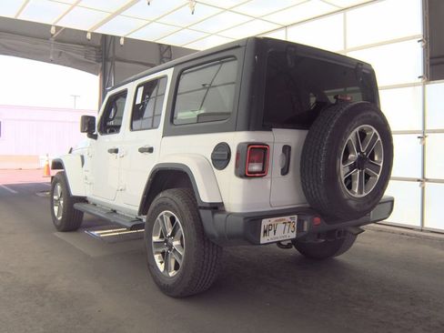 Used 2022 Jeep Wrangler Unlimited Sahara w/ Cold Weather Group AWD/4WD image 4