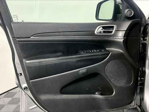 Used 2018 Jeep Grand Cherokee Limited AWD/4WD image 23