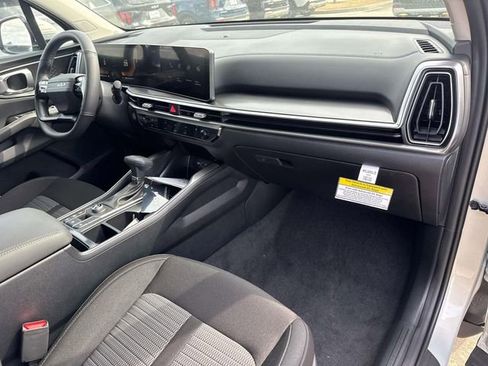 New 2026 Kia Sorento LX FWD image 16