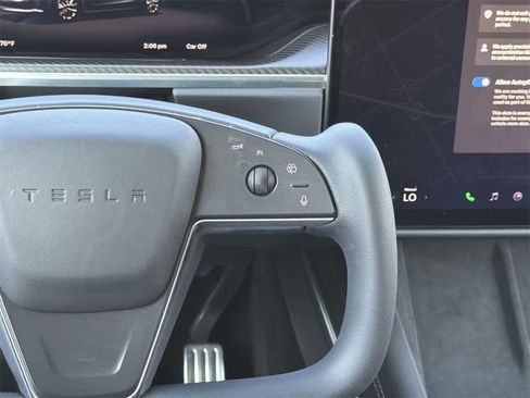 Used 2022 Tesla Model X Plaid image 13