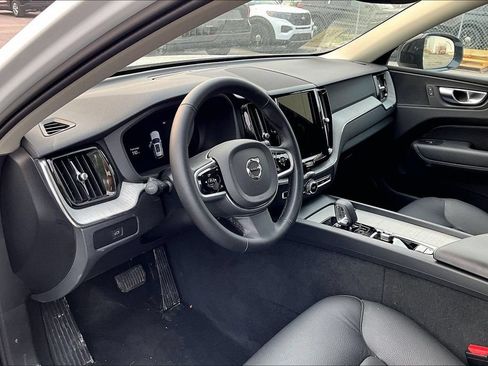 Used 2025 Volvo XC60 B5 Plus AWD/4WD image 10