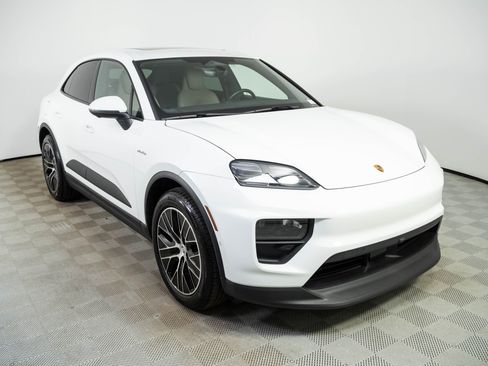 Used 2025 Porsche Macan Electric RWD image 27