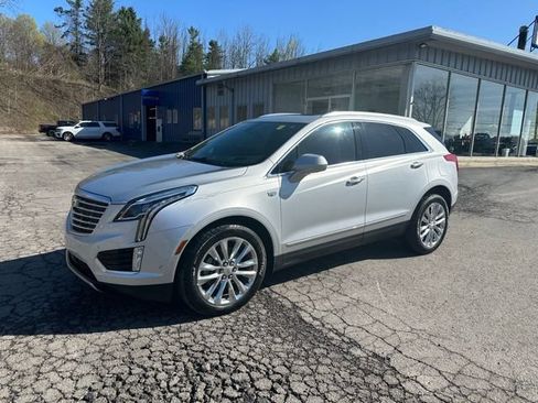 Used 2017 Cadillac XT5 Platinum w/ Driver Assist Package AWD/4WD image 1