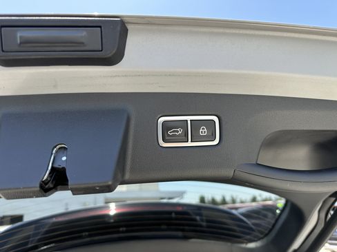 Certified 2023 Kia Sorento EX w/ Panoramic Sunroof Package FWD image 19