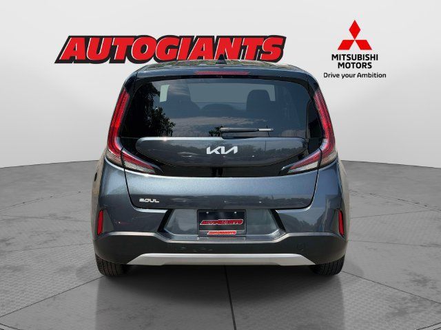 Used 2025 Kia Soul LX w/ LX Technology Package FWD image 5