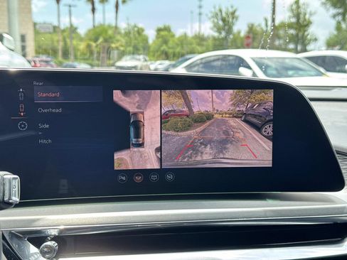 Used 2025 Cadillac Lyriq Luxury w/ LPO, Floor Liner Package AWD/4WD image 21