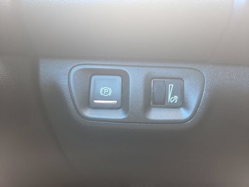 Used 2023 GMC Acadia SLT AWD/4WD image 34