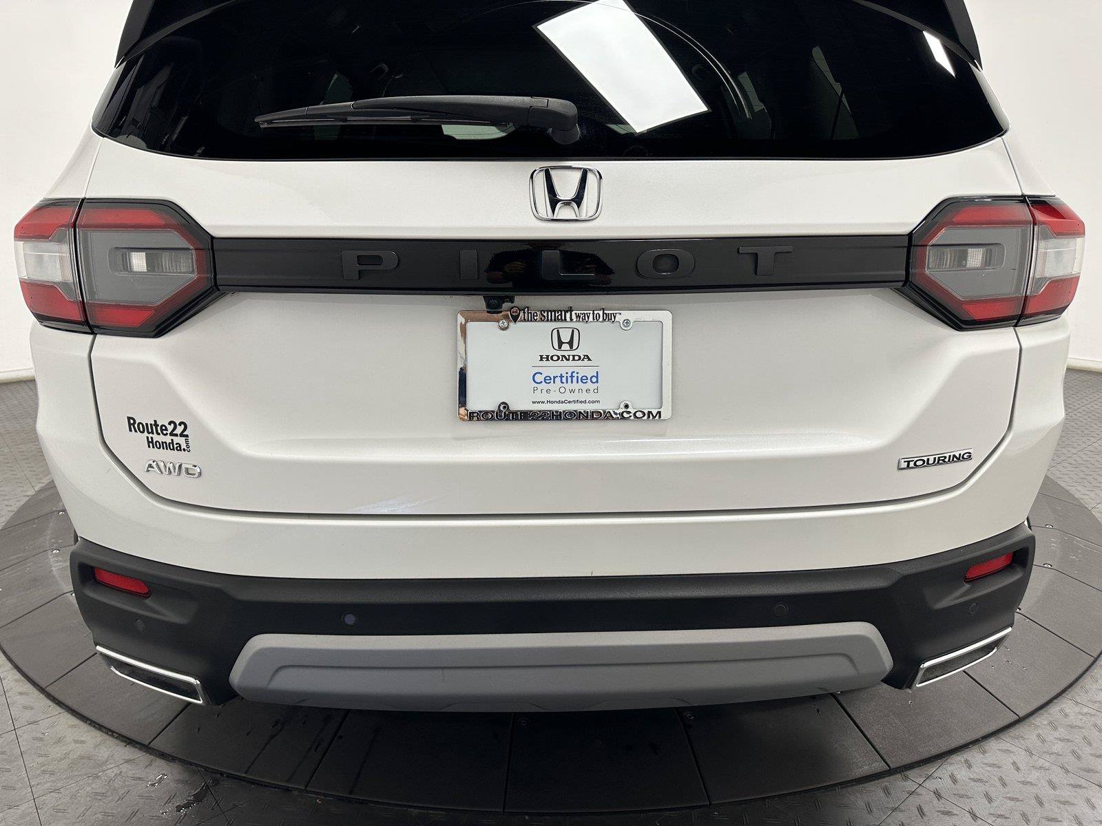 Used 2025 Honda Pilot Touring image 12