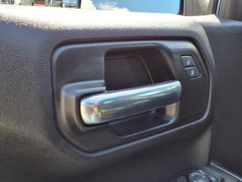 Used 2023 Chevrolet Silverado 1500 Custom image 15