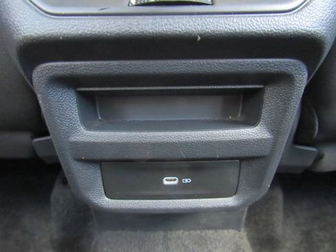 Used 2023 Volkswagen Taos SE image 24