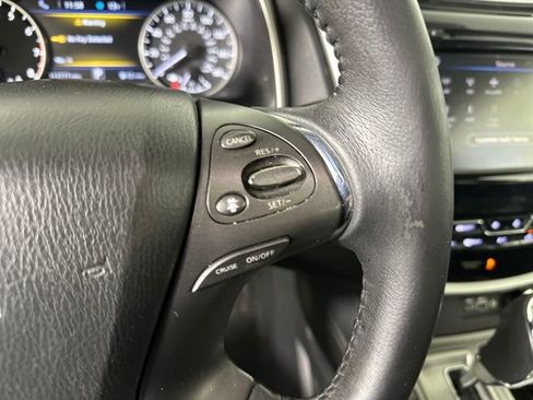 Used 2019 Nissan Murano SV w/ Premium Package image 16