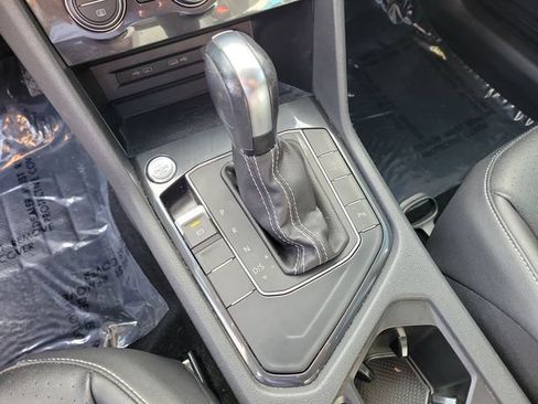 Used 2021 Volkswagen Tiguan SEL FWD image 29