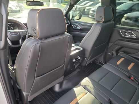 Used 2024 GMC Yukon XL AT4 w/ AT4 Premium Plus Package AWD/4WD image 16