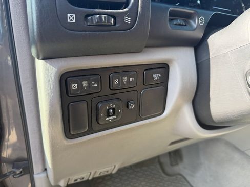 Used 2004 Lexus LX 470 4WD image 19