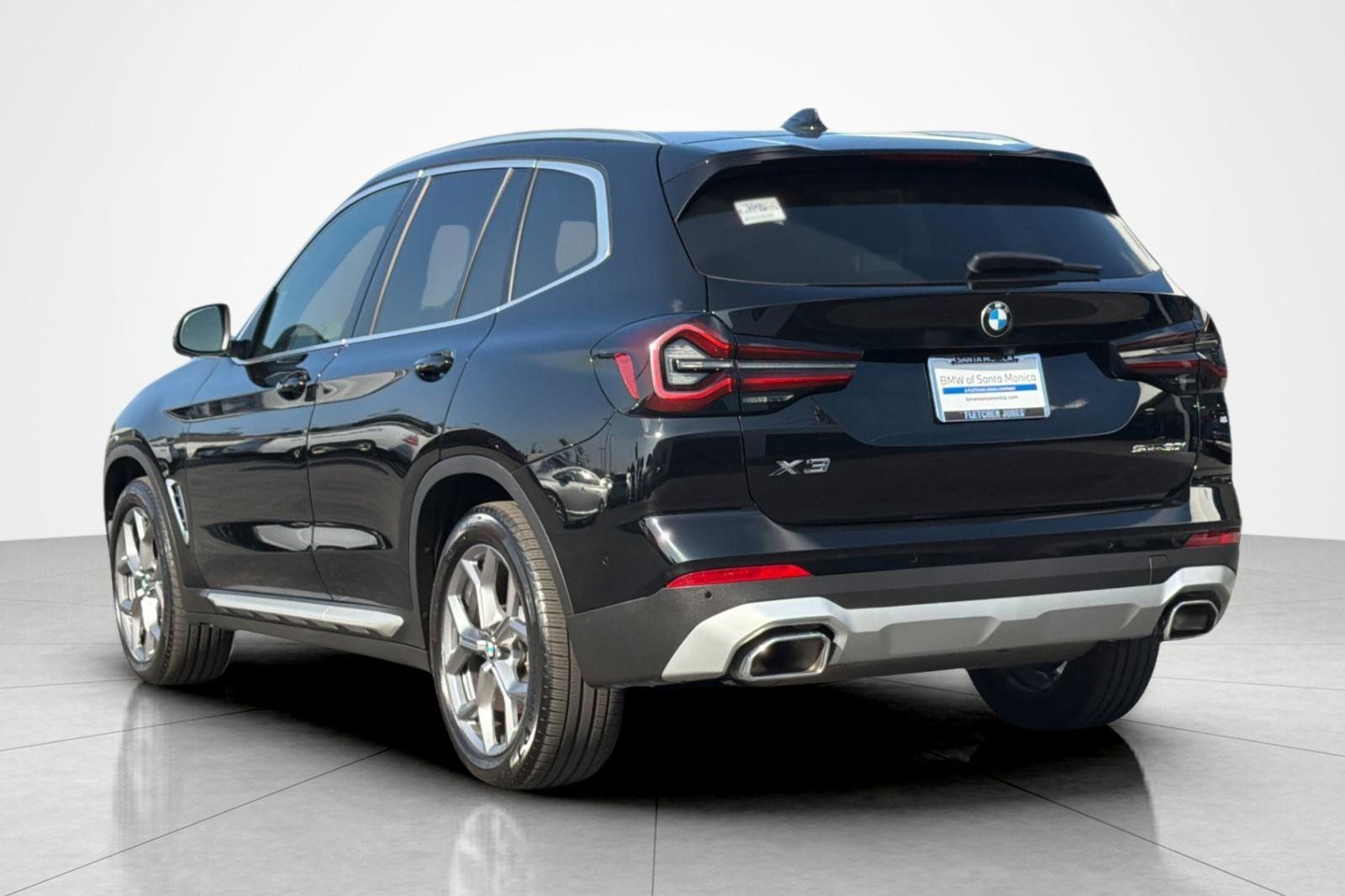 Used 2024 BMW X3 sDrive30i w/ Convenience Package RWD image 3