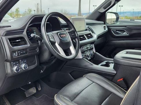 Used 2024 GMC Yukon SLT AWD/4WD image 7