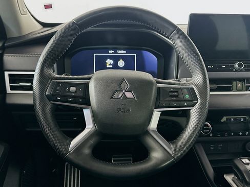 Used 2025 Mitsubishi Outlander SEL image 18