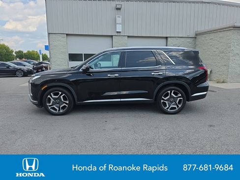 Used 2024 Hyundai Palisade Limited AWD/4WD image 2