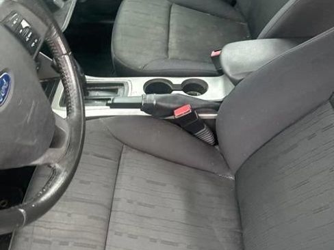 Used 2011 Ford Focus SE w/ 201A Rapid Spec Order Code FWD image 4