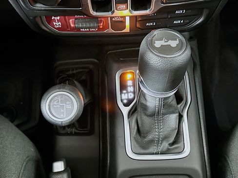 Used 2025 Jeep Wrangler Unlimited Sport S 4xe AWD/4WD image 24