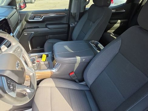 Used 2024 Chevrolet Silverado 1500 LT Trail Boss w/ Convenience Package II image 27