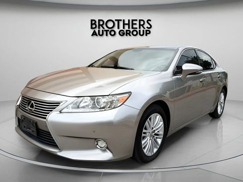 Used 2015 Lexus ES 350 w/ Luxury Package FWD image 6