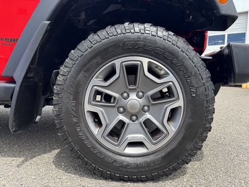 Used 2018 Jeep Wrangler Unlimited Rubicon w/ Cold Weather Group AWD/4WD image 9