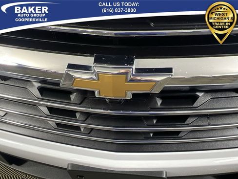 Certified 2025 Chevrolet Traverse LT w/ Sun and Wheel Package image 32