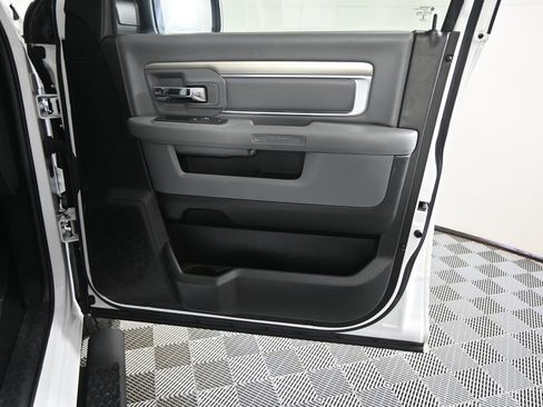 Used 2020 RAM 1500 Classic SLT w/ Luxury Group AWD/4WD image 13
