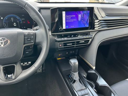 Certified 2025 Toyota Camry SE image 17