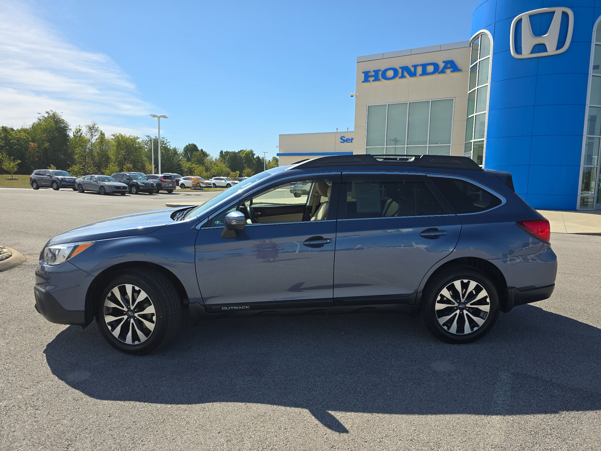 Used 2016 Subaru Outback 3.6R Limited AWD/4WD image 11
