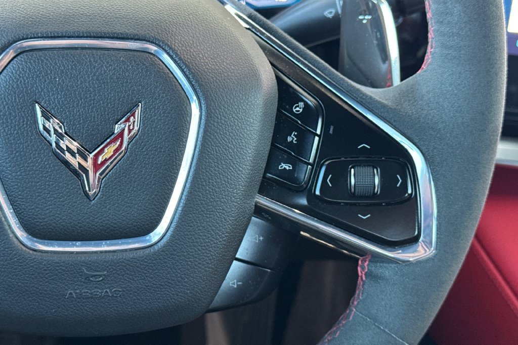 Used 2024 Chevrolet Corvette Stingray Preferred Cpe w/ Z51 Performance Package RWD image 27