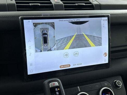 New 2025 Land Rover Defender 130 X-Dynamic SE image 17