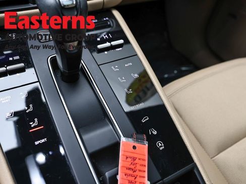 Used 2022 Porsche Macan AWD/4WD image 20
