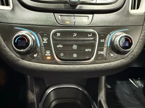 Used 2023 Chevrolet Malibu LT image 34