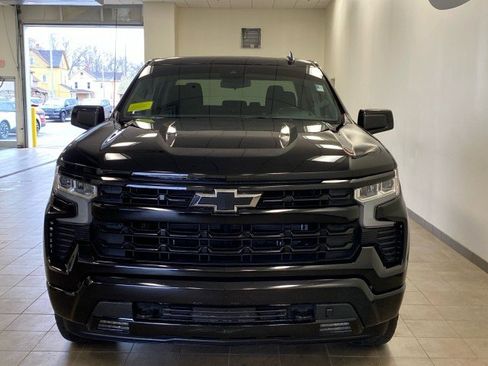 Used 2023 Chevrolet Silverado 1500 RST w/ Z71 Off-Road Package AWD/4WD image 3