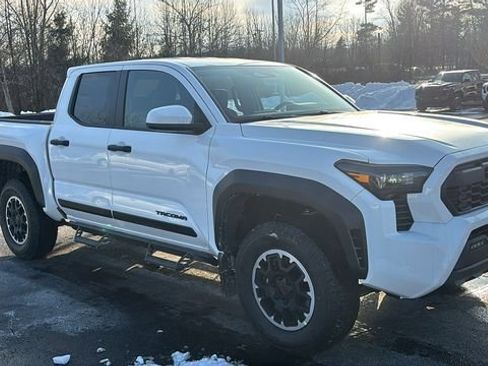 New 2025 Toyota Tacoma TRD Off-Road AWD/4WD image 30