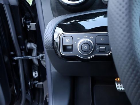 New 2026 Mercedes-Benz CLA 250 4MATIC image 36