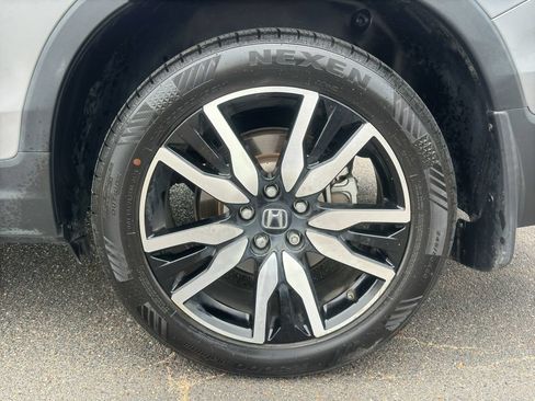 Used 2021 Honda Pilot Touring image 11