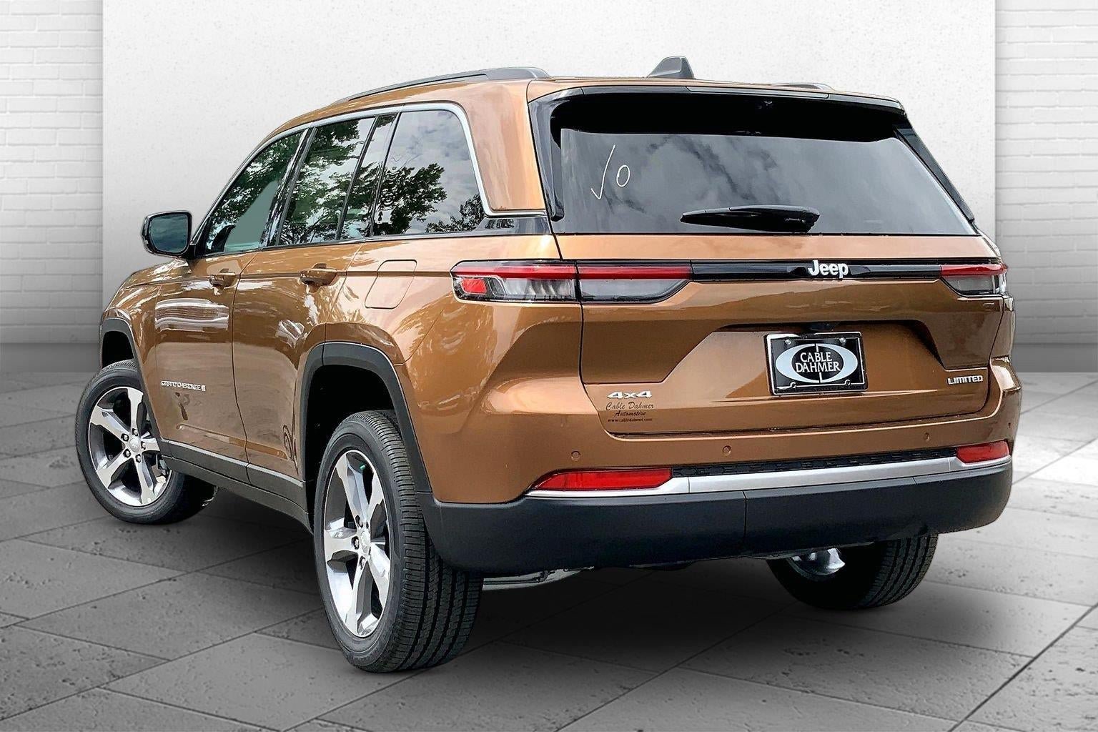 New 2026 Jeep Grand Cherokee Limited w/ Luxury Tech Group II AWD/4WD image 3