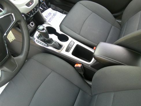 Used 2017 Chevrolet Cruze LS image 36