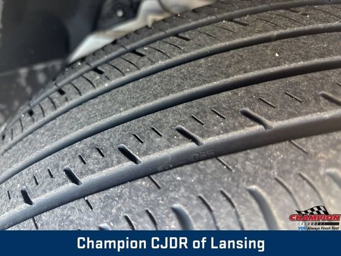 Used 2025 Jeep Compass Limited AWD/4WD image 37