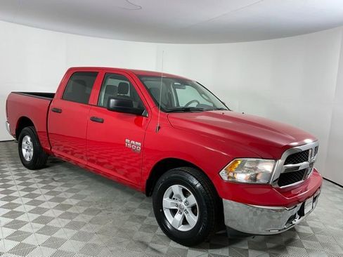 Used 2022 RAM 1500 Classic SLT image 3