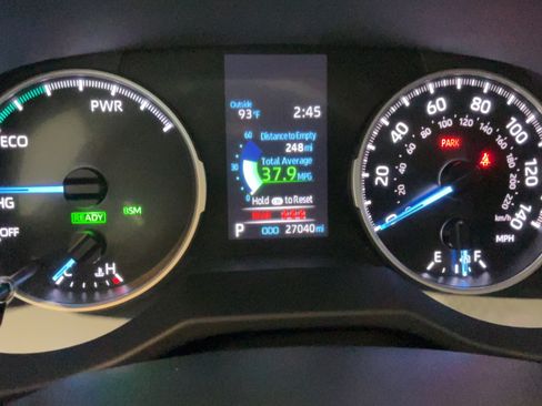 Used 2022 Toyota RAV4 XLE w/ Convenience Package AWD/4WD image 10