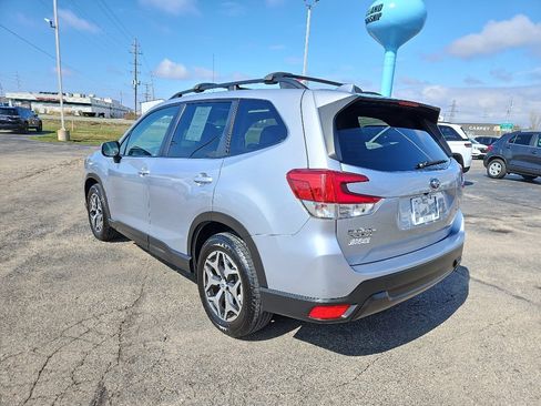Used 2019 Subaru Forester Premium w/ All-Weather Package AWD/4WD image 2