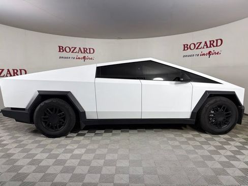 Used 2025 Tesla Cybertruck AWD Crew Cab image 9