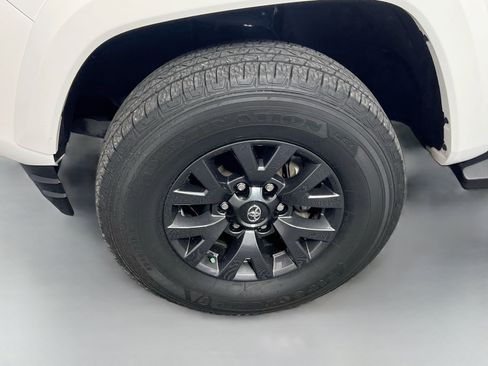 Used 2023 Toyota Tacoma SR5 w/ Technology Package RWD image 13
